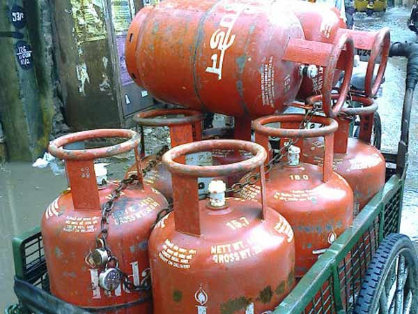 కమర్షియల్ అప్, డొమెస్టిక్ అదే ధర