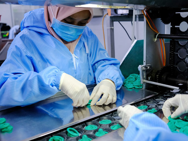  కండోమ్స్ గిరాకీ తగ్గడంతో..