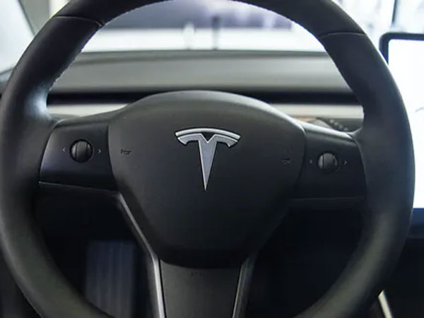 టెస్లాకు సవాలే