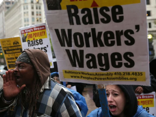 జీతాలు పెంచాలని చర్చలు..