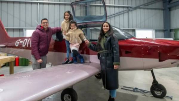 పైలట్ శిక్షణ పొంది..