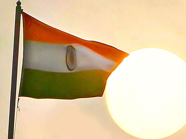 ఇంటిపై జాతీయ జెండా