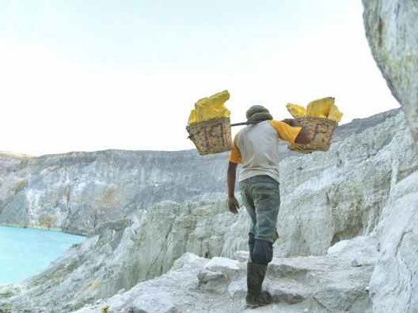 పనిలో ఉండగా పొగ..