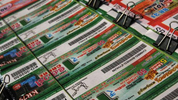 శనివారం లాటరీ కొనుగోలు..