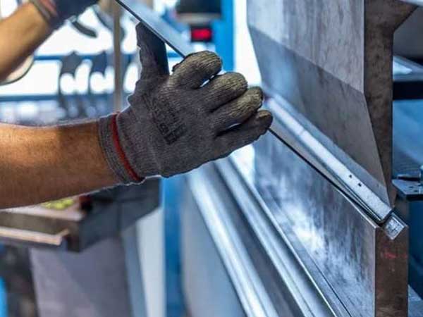 అసలు రేట్లు ఎందుకు తగ్గాయి..?