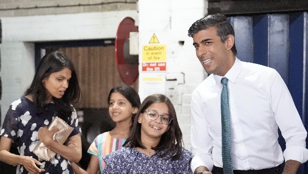 అక్షతతో వివాహం..