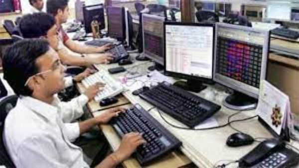 సామూహిక తొలగింపులు..