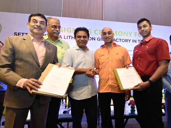 ఆధునిక లేబొరేటరీ..