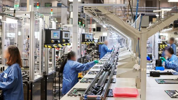 మ్యానుఫ్యాక్చరింగ్ హబ్.. మ్యానుఫ్యాక్చరింగ్ హబ్..