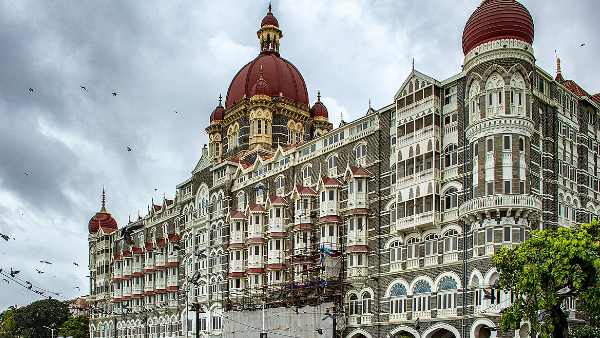 తాజ్ హోటల్ పై దాడి..