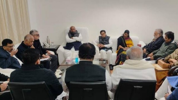 ప్రధాన ప్రతిపక్షాలు..