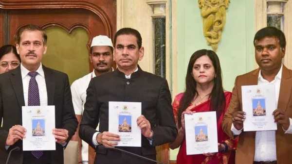  ఎలక్టెడ్ బాడీ లేకపోవడంతో..