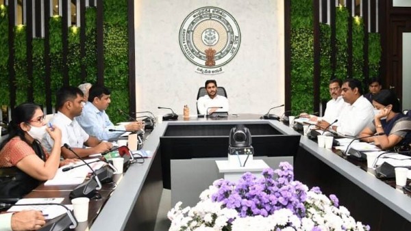 మార్చి నాటికి 5 లక్షల ఇళ్లు: