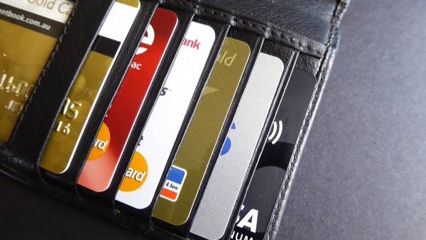 Know key points to know before selecting a credit card as cards breed money in many ways to you
