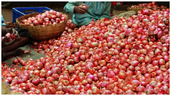 Indian government rose export duty on onion by 40 percent to curb rising prices Indian government rose export duty on onion by 40 percent to curb rising prices