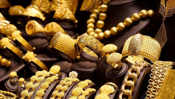 Good news to gold and silver lovers as prices fell, know latest rates
