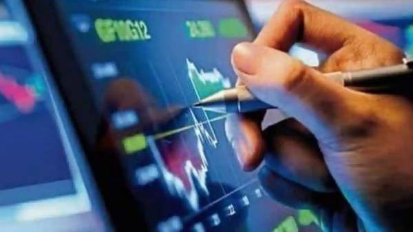 Indian stock markets trading negative amid us markets closed negative