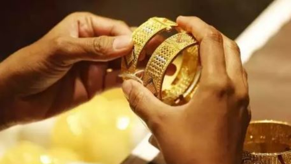 Gold and silver prices running day on day shocking gold lover amid festive season