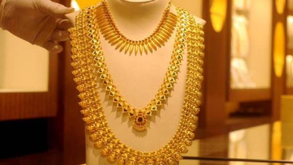 Gold and silver rates falling drastically good time for diwali shopping 
