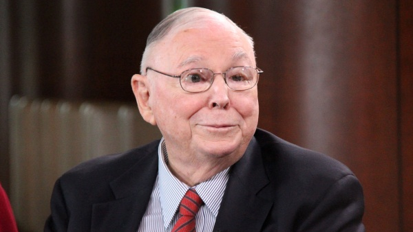 Warren Buffet partner charlie munger passed away at age of 99, know details