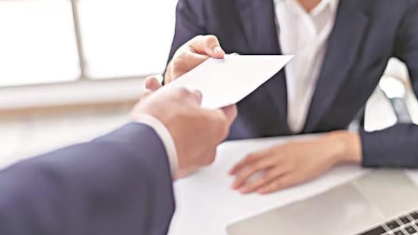 Know average monthy remunaration of tech employees in TCS, HCL, Infosys, Wipro, L&T