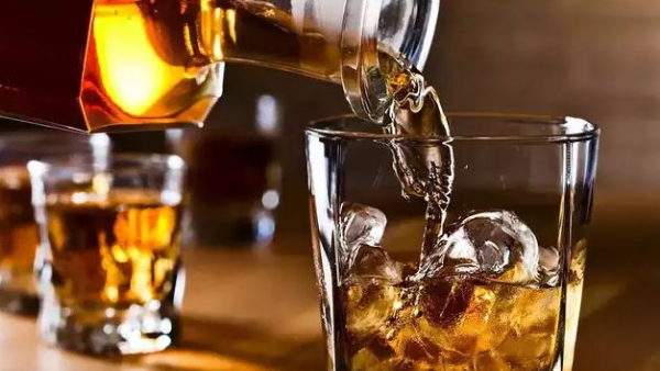 Telangana made 658 crores liquor sales new year eve Zomato, Swiggy, OYO record orders