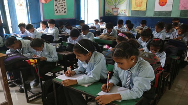 Hyderabad parents social media post viral on children school fee for LKG