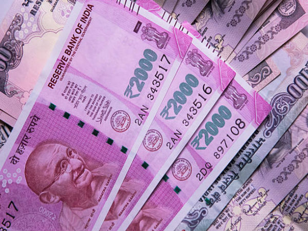 RBI latest report says 2000 notes in circulation dipped to 3.7 Percent from 8.2Percent YOY