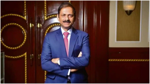 IDFC First Bank CEO Vaidhyanadhan gifted 5 5 crores worth shares trending Know details