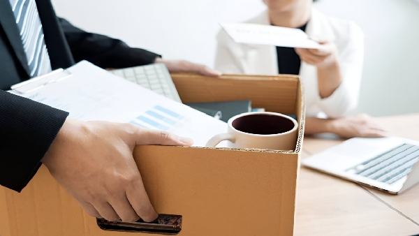 US tech major Google Layoffs employees and shifts them to other countries for cost cutting