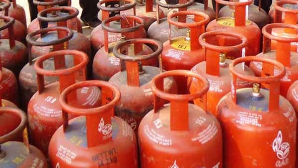 Oil companies cut LPG cylinders prices amid election fear going in India