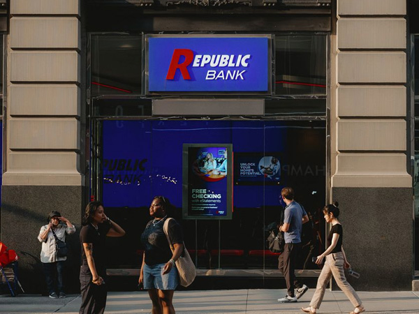 US Philadelphia-based Regional Bank Republic First Collapsed takenover by Fulton Bank
