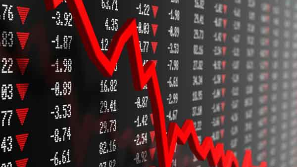 The stock markets ended with heavy losses as pressure was seen in IT stocks