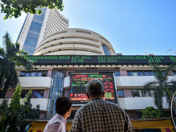 Stock markets ended flat even as bank stocks outperformed