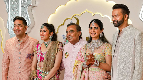 Mumbai police arrested 2 people from Andhrapradesh entering Anant ambani marriage event