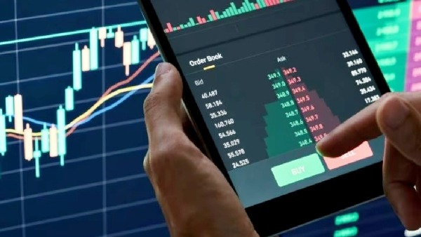 Indian stock markets trading positive on week end Friday