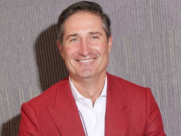 Star Bucks CEO Brian Nicol is going to office on a jet plane