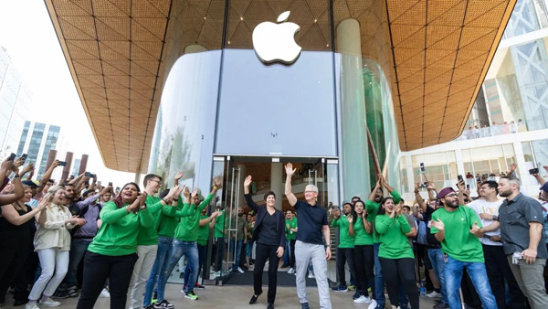 Amid huge success of own retail stores in India Apple planning to launch 4 stores now