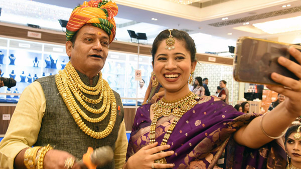 Gold Rates up on Moday shocking Indian Buyers Know AP TG latest Rates