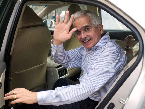 RBI Governor Shaktikanta Das Admitted in Chennai Apollo Hospital Know health Updates