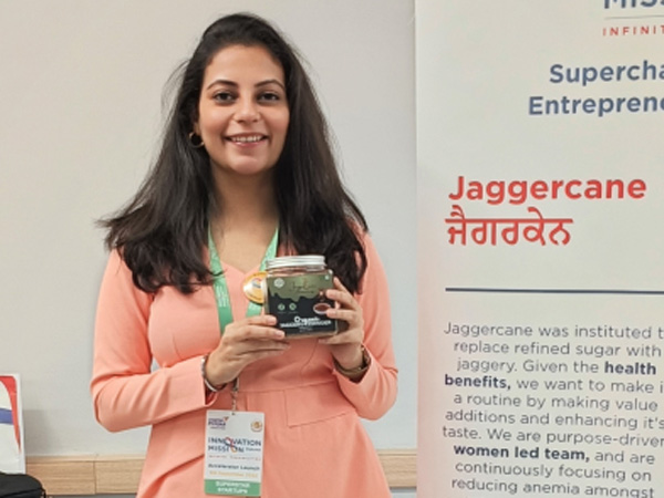 She left her bank job against her family wishes now this MBA graduate is earning crores from jaggery business
