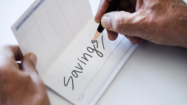 What is the difference between a Savings Account and a Current Account and what are their advantages