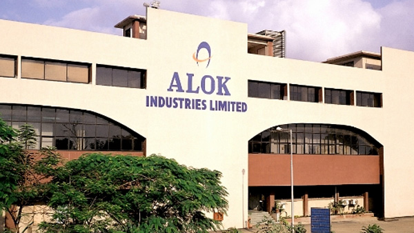 Mukesh Ambani s Alok Industries recorded 273 crores loses in Q3 Stock Falling