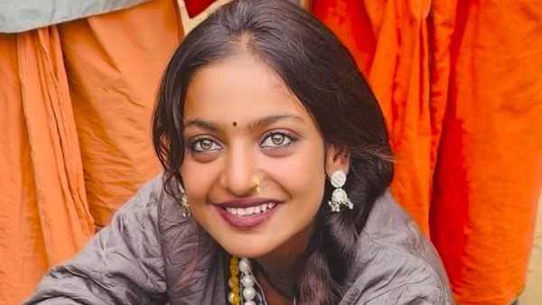 Luck shined Maha Kumbh girl Monalisa got entry in Bollywood film director gave her lead role
