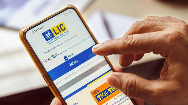 LIC Fraud App LIC customers please note this mobile app will sink your money company issued notice LIC Fraud App LIC customers please note this mobile app will sink your money company issued notice