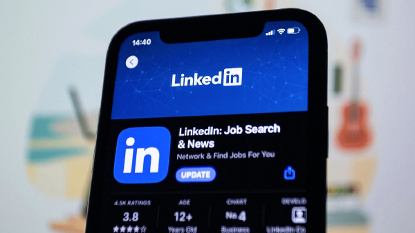 Scammers posting fake jobs on LinkedIn hacking into devices through video call app