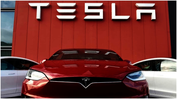 spacex ceo Elon Musk s Tesla Signs Lease Deal To Open First Showroom In Mumbai at rent 35lakhs permonth