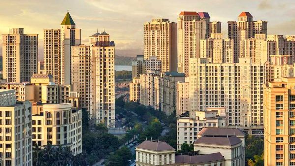 Mumbai luxury real estate unsold luxury homes Mumbai Mumbai real estate market 2025 Q1 FY25 property data luxury housing stock Mumbai real estate trends India Mumbai housing inventory premium property market unsold flats Mumbai real estate slowdown luxury home oversupply realty sector update Mumbai property news real estate market correction 2025 1