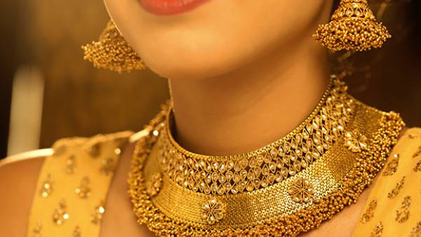 Gold price slashed rs 50 for 22k at rs 8805 silver price stable check ap and telangana rates on may 14