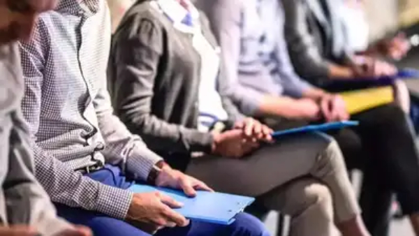 IT hiring slowdown 2025 Q1 IT staff additions drop top IT companies hiring report IT industry jobs Q1 Indian IT firms hiring data 72 percent drop in IT hiring tech hiring trends India IT sector workforce Q1 FY2025 TCS Infosys Wipro HCL hiring IT recruitment plunge IT employee growth report Q1 2025 72 HCL